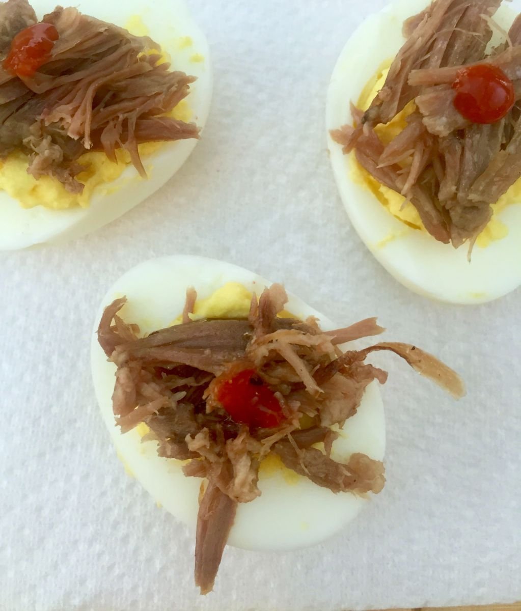whole 30 deviled eggs with kalua pig