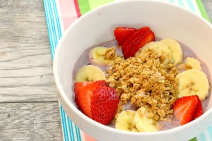 Smoothie Breakfast Bowl made with Acai, and Blueberries and topped with Banana, Strawberries and Granola--Summer in a Bowl|www.thesurferskitchen.com