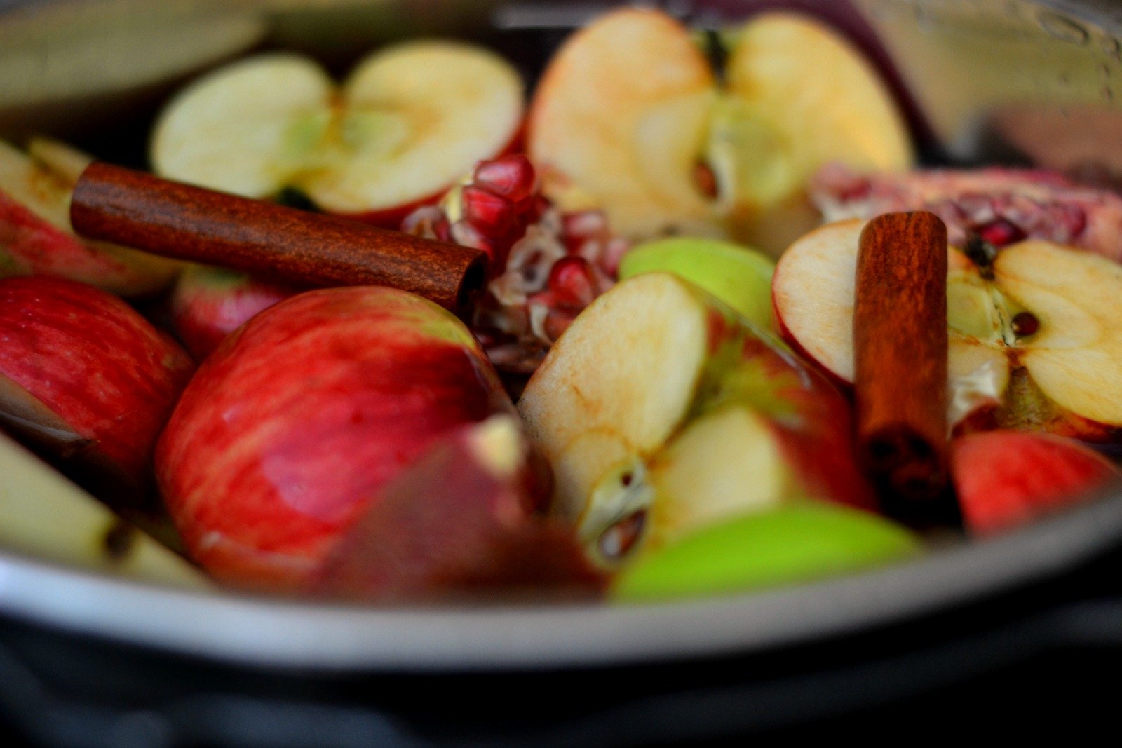 Instant Pot Homemade Apple Cider | Fresh homemade apple cider in less than 30 minutes. This is insanely good and you have to try it. |www.thesurferskitchen.com 