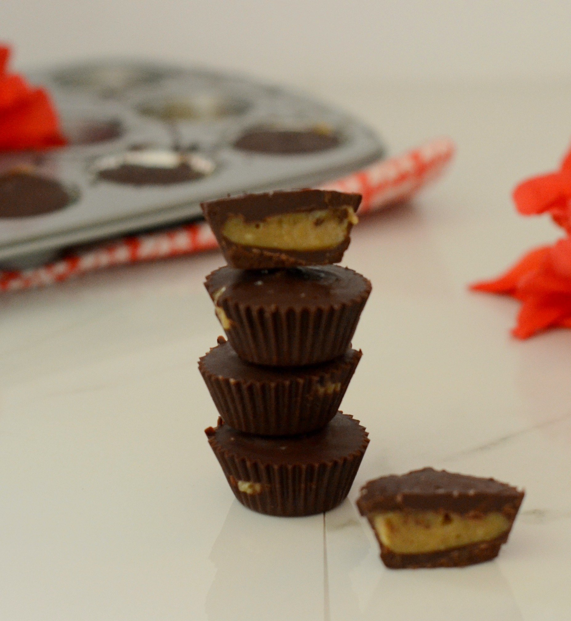 Cashew Butter Caramel Chocolate Cups-A super creamy caramel made from cashew butter. So perfect and vegan too! | www.thesurferskitchen.com