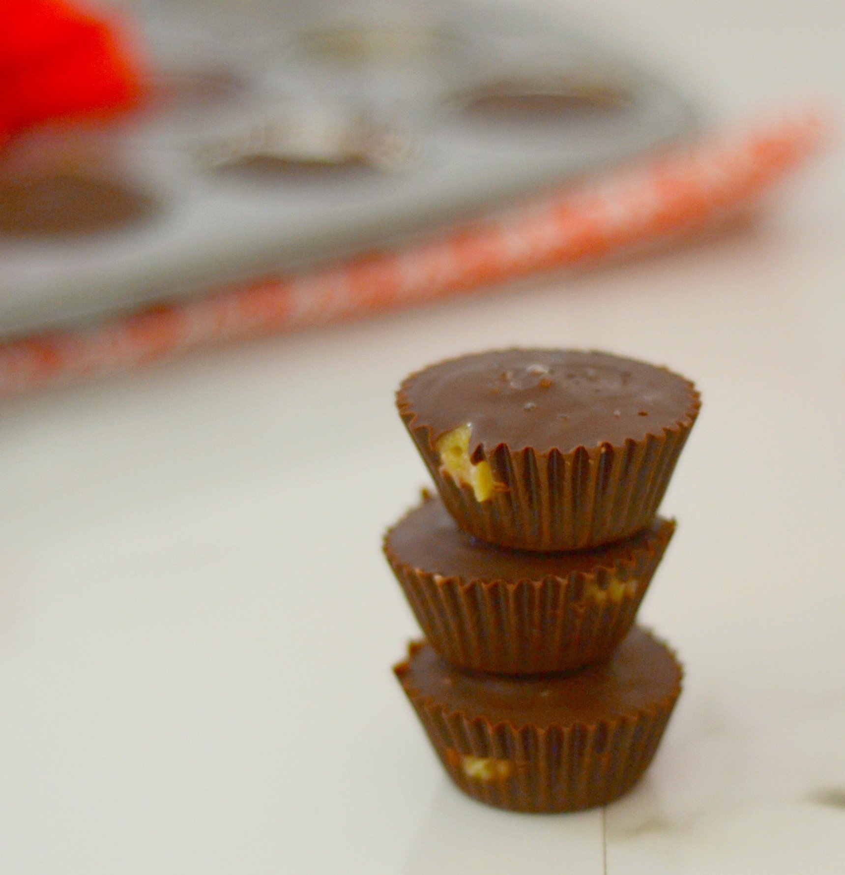 Cashew Butter Caramel Chocolate Cups-A super creamy caramel made from cashew butter. So perfect and vegan too! | www.thesurferskitchen.com