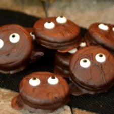 Halloween Treats for people with too much to do. These simple treats are perfect to make it seem like you are a domestic goddess. | www.thesurferskitchen.com